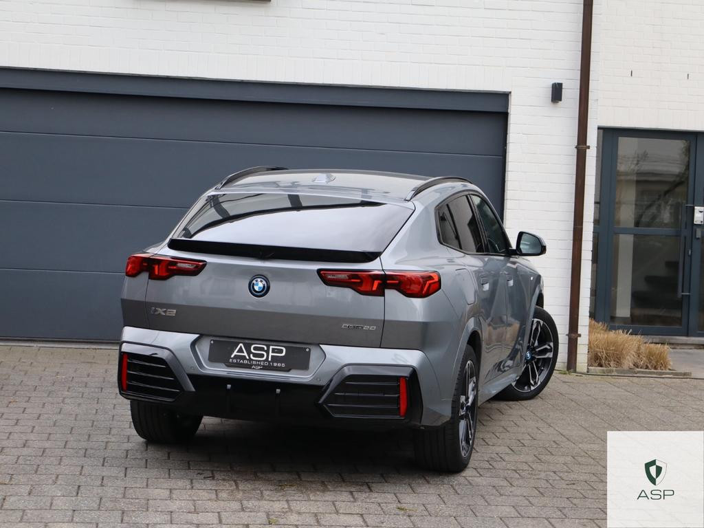 BMW iX2