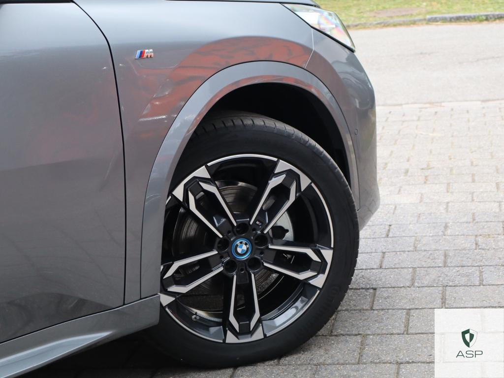 BMW iX2