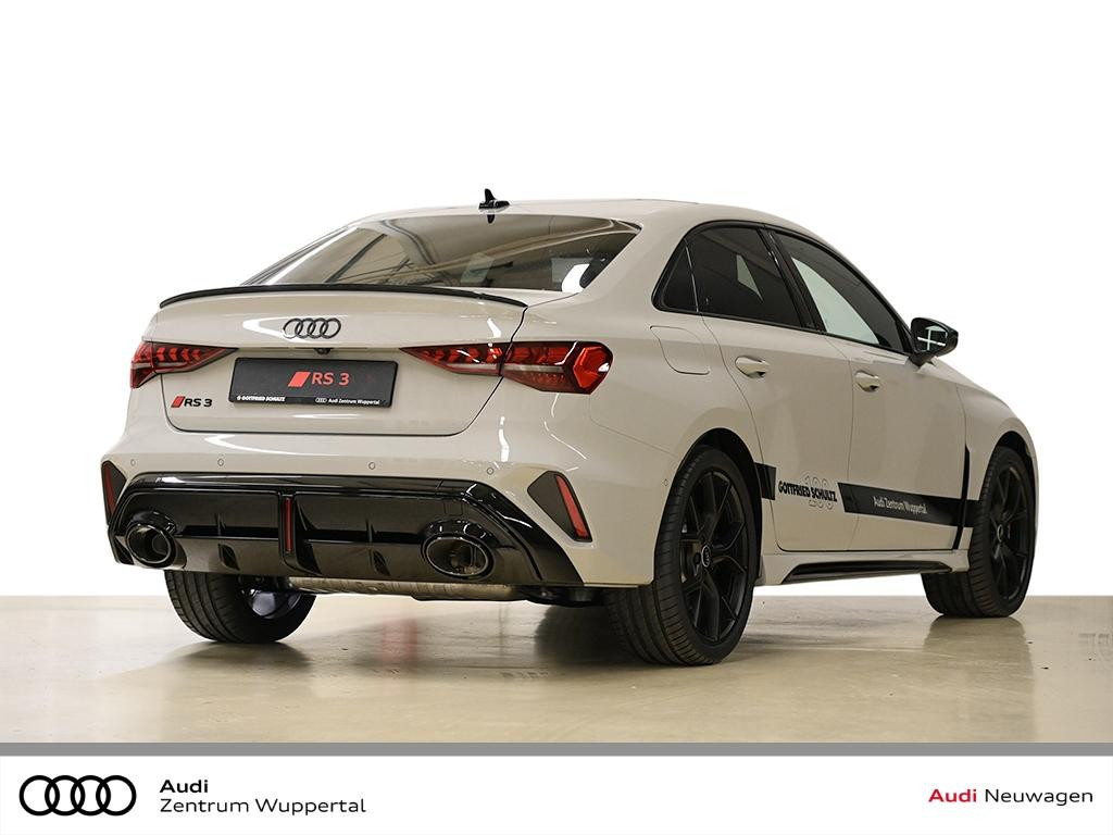 Audi RS3 Sedan Quattro S-Tronic