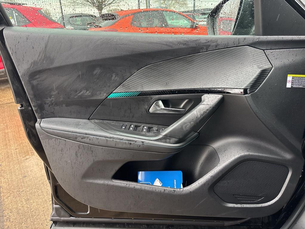 Peugeot e-2008