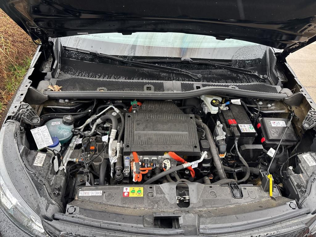 Peugeot e-2008