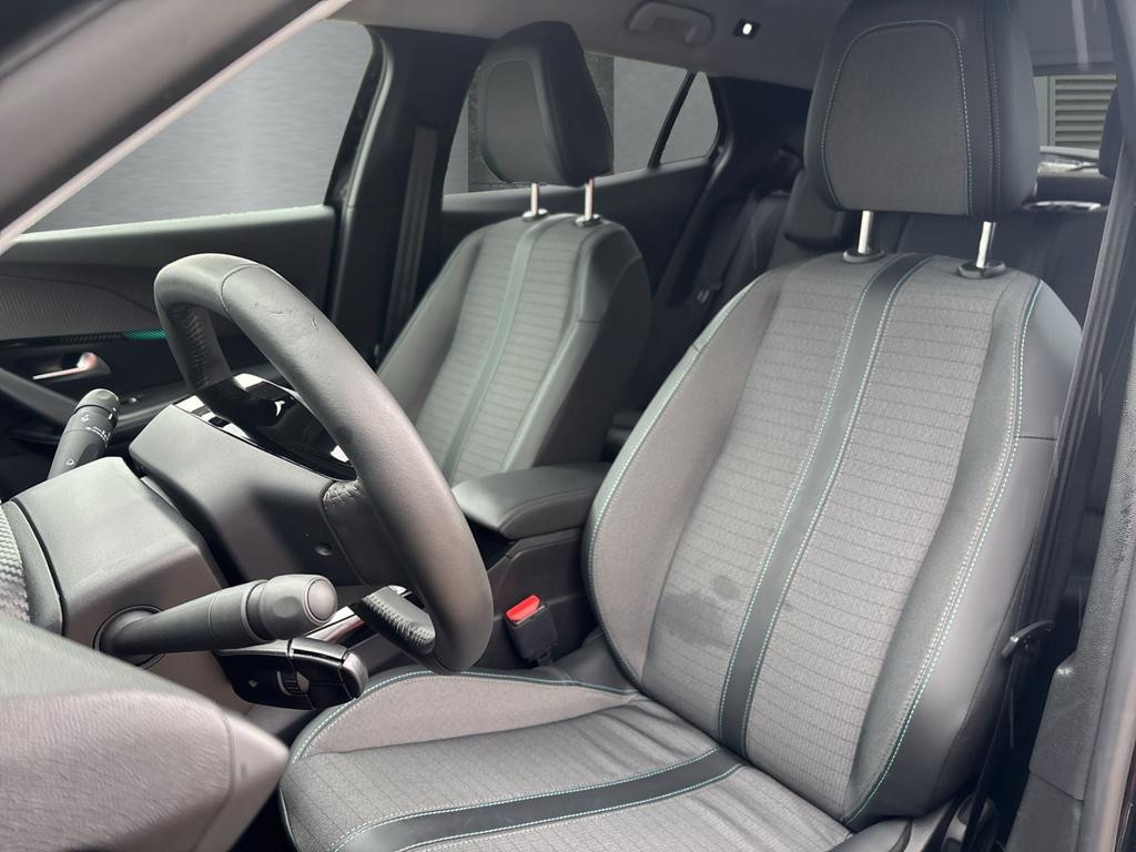 Peugeot e-2008