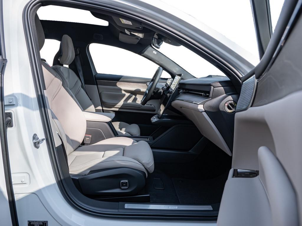 Volvo ES90