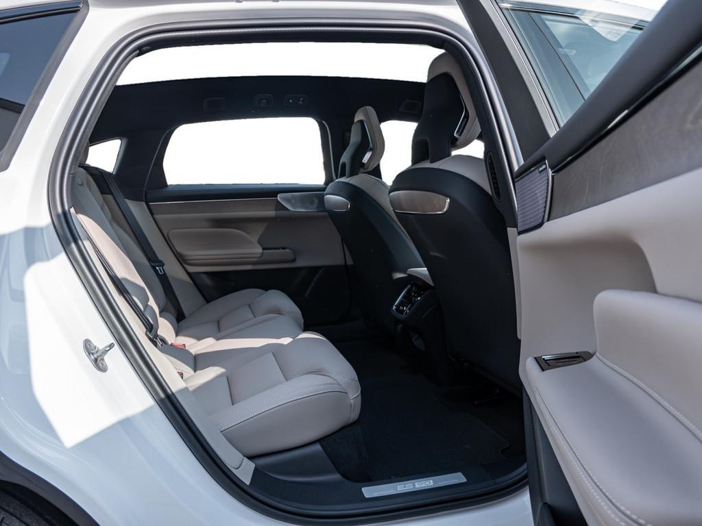 Volvo ES90