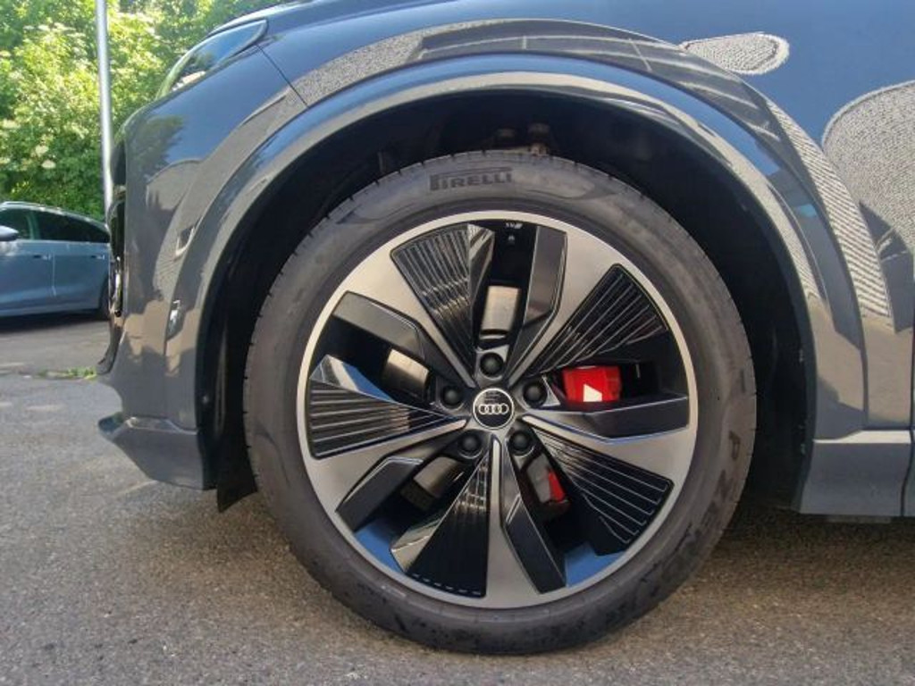 Audi SQ6 e-tron