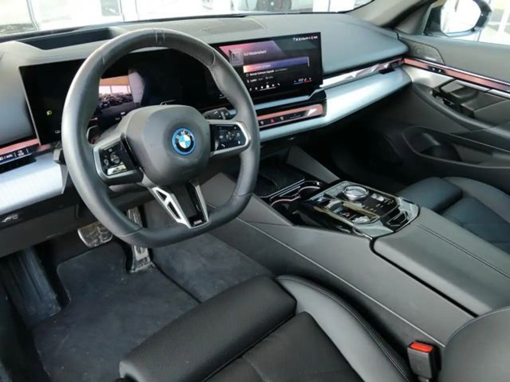 BMW i5