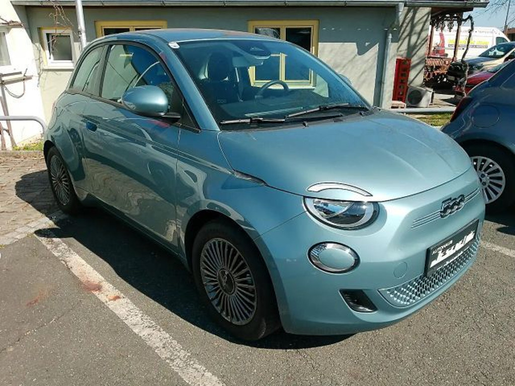 Fiat 500e Action