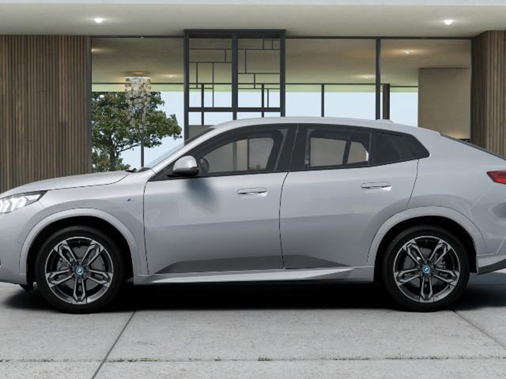 BMW iX2