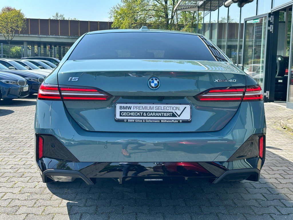 BMW i5