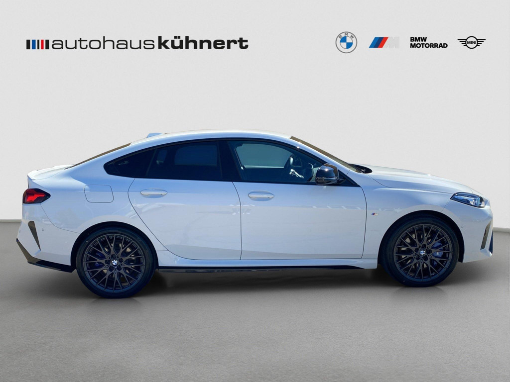 BMW M235