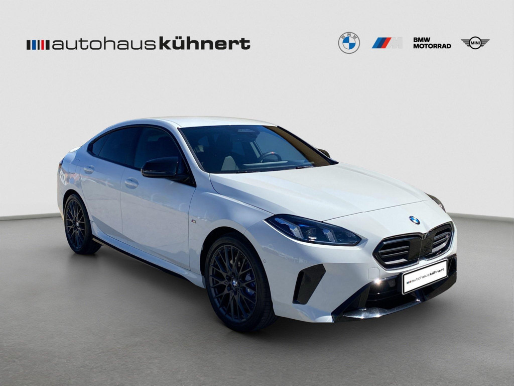 BMW M235