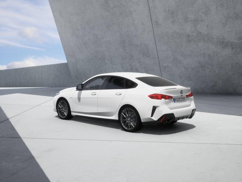 BMW M235