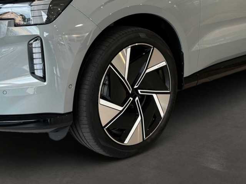 Volvo EX90