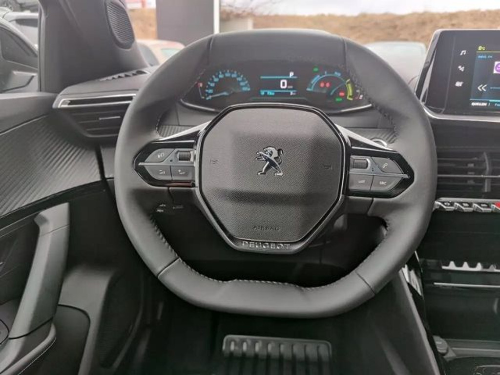 Peugeot e-2008
