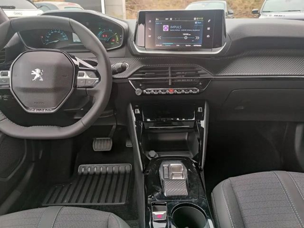 Peugeot e-2008