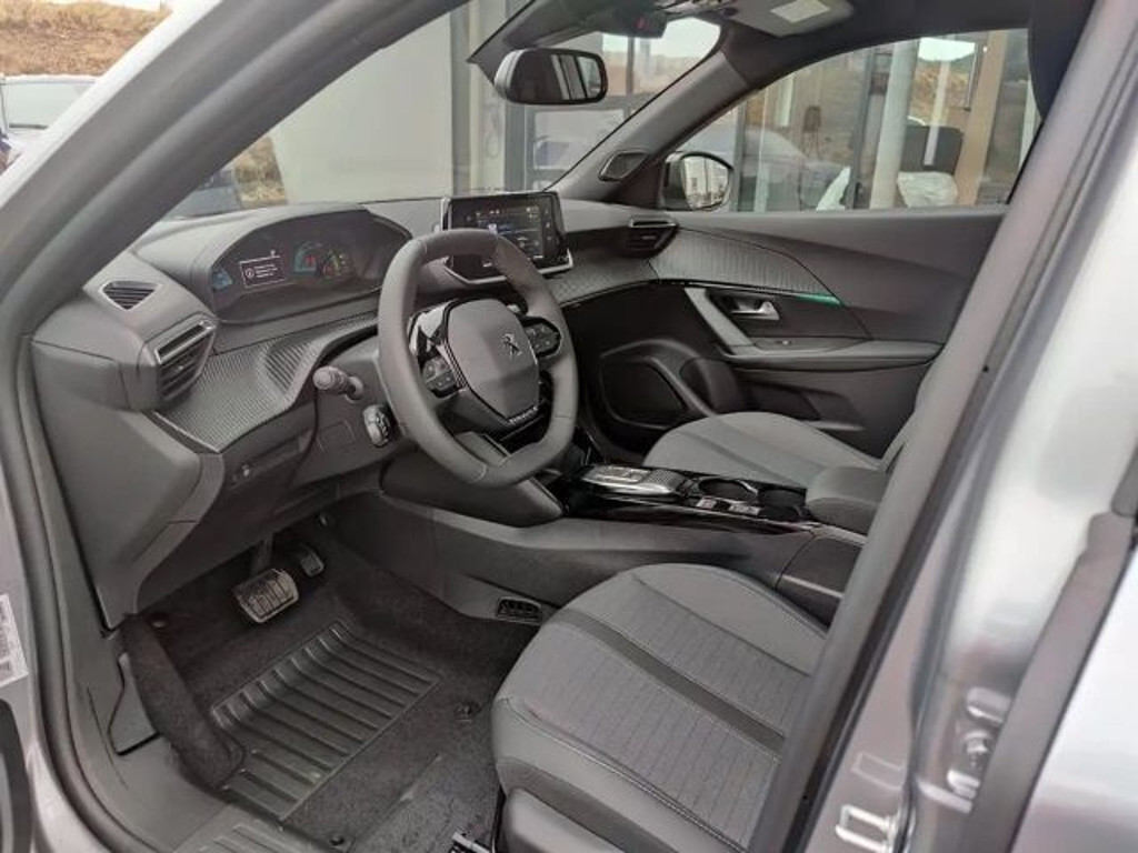Peugeot e-2008