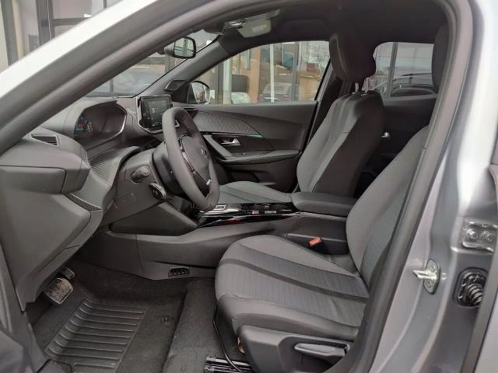 Peugeot e-2008