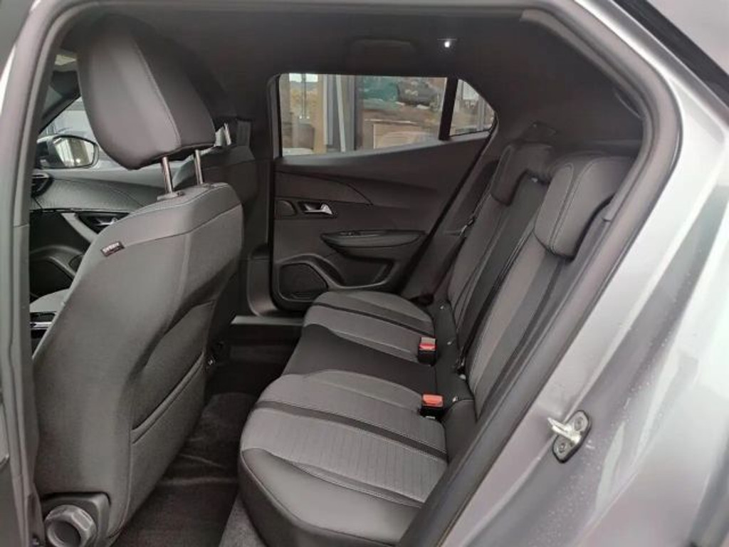 Peugeot e-2008