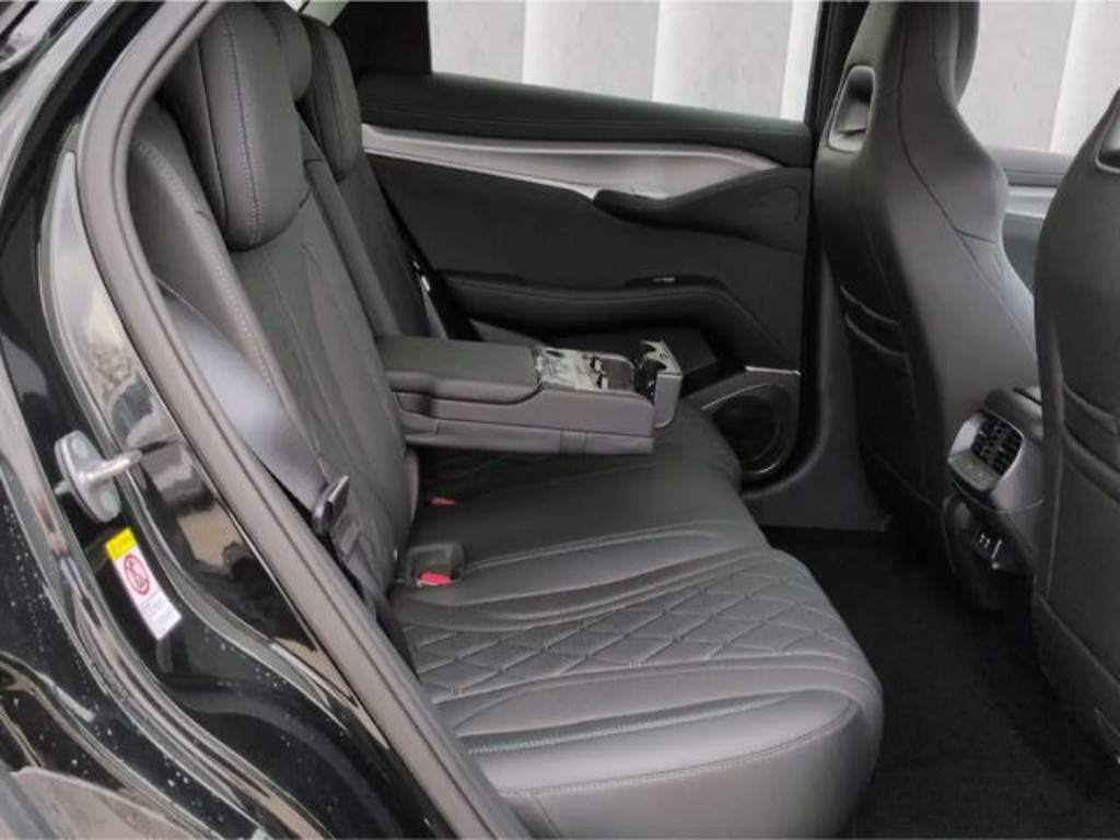 BYD Sealion 7