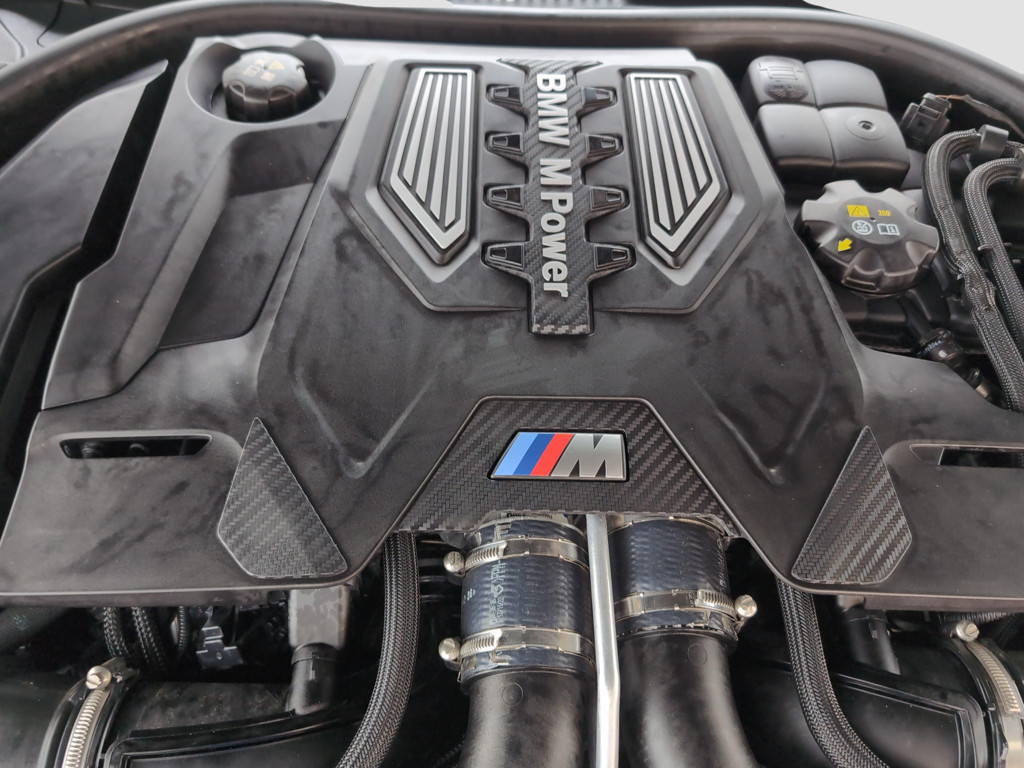 BMW M8