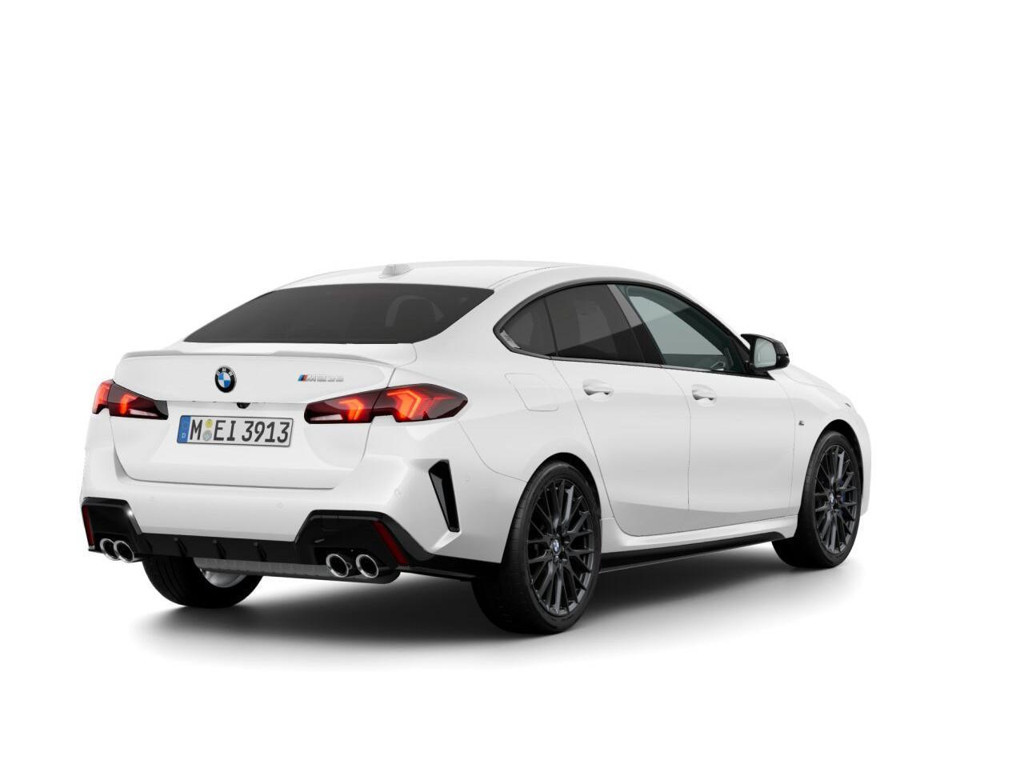 BMW M235