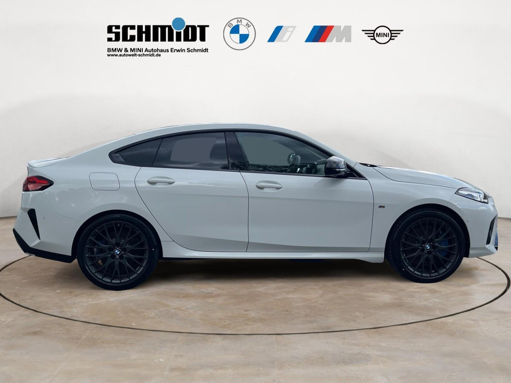 BMW M235