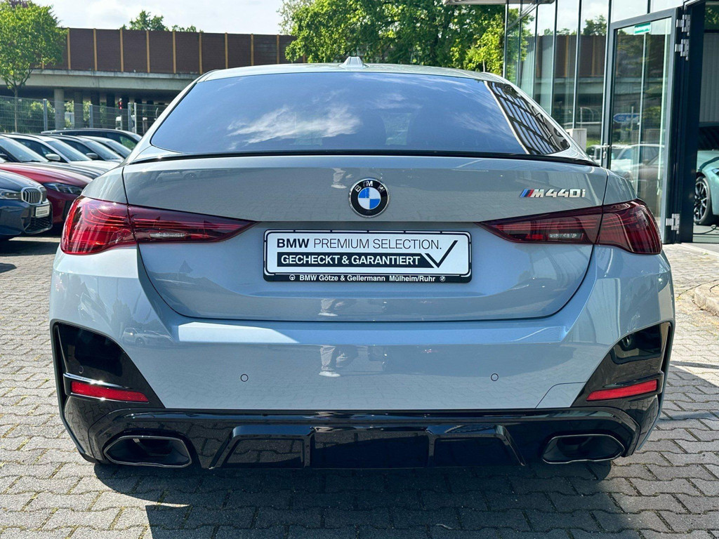 BMW M440