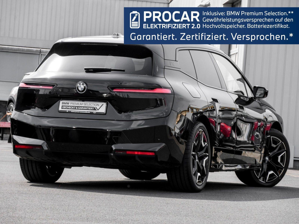 BMW iX