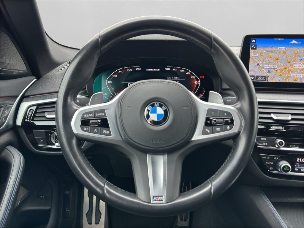 BMW M550