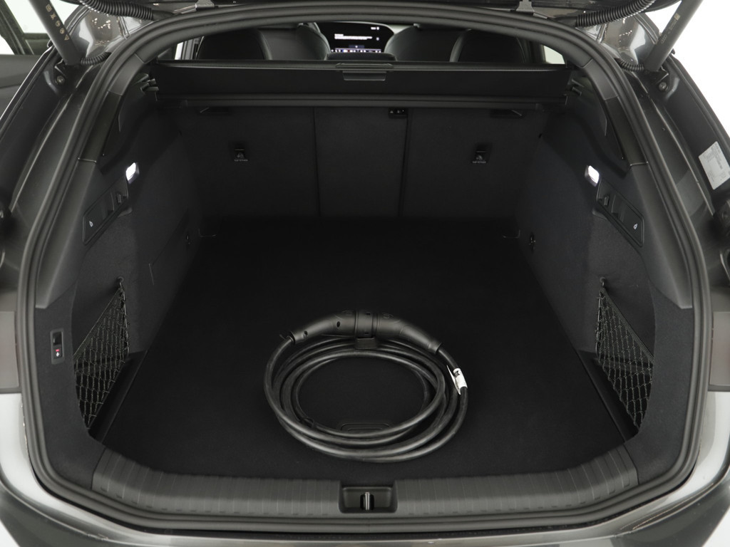 Audi S6 e-tron