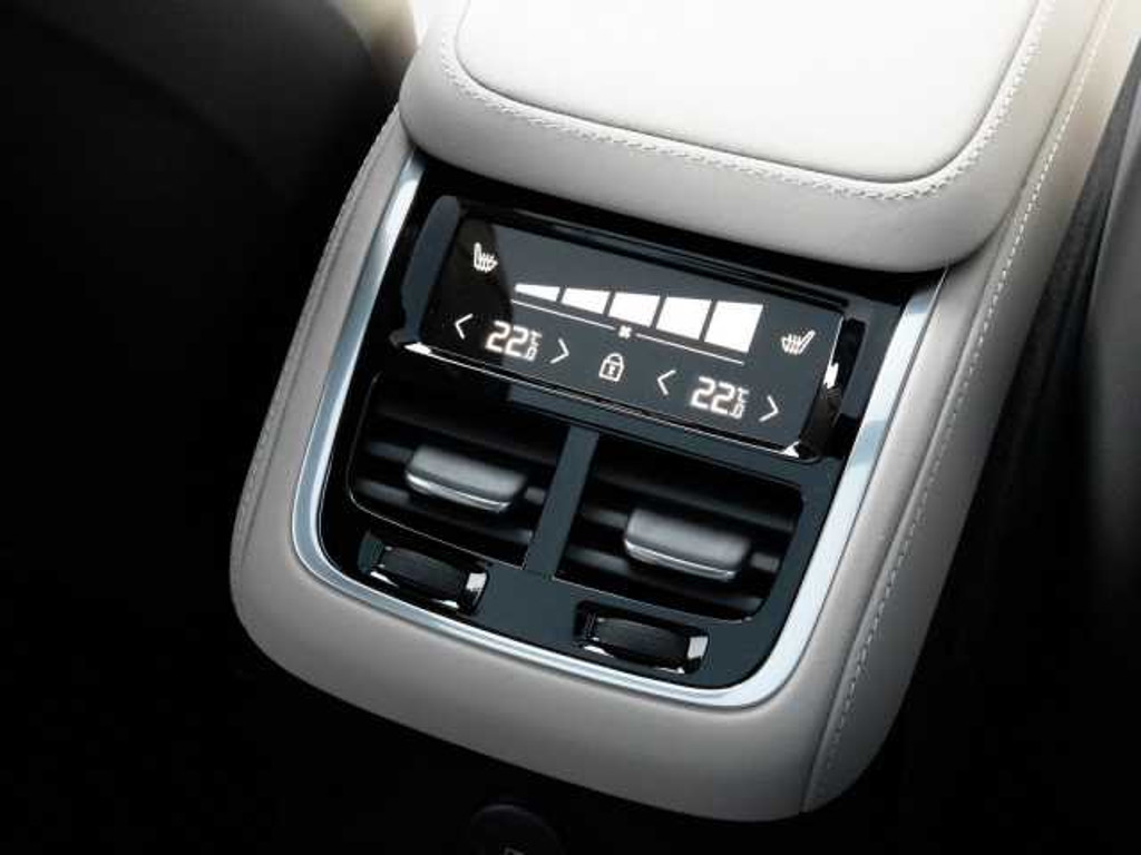 Volvo XC90 AWD Recharge Plus Dark