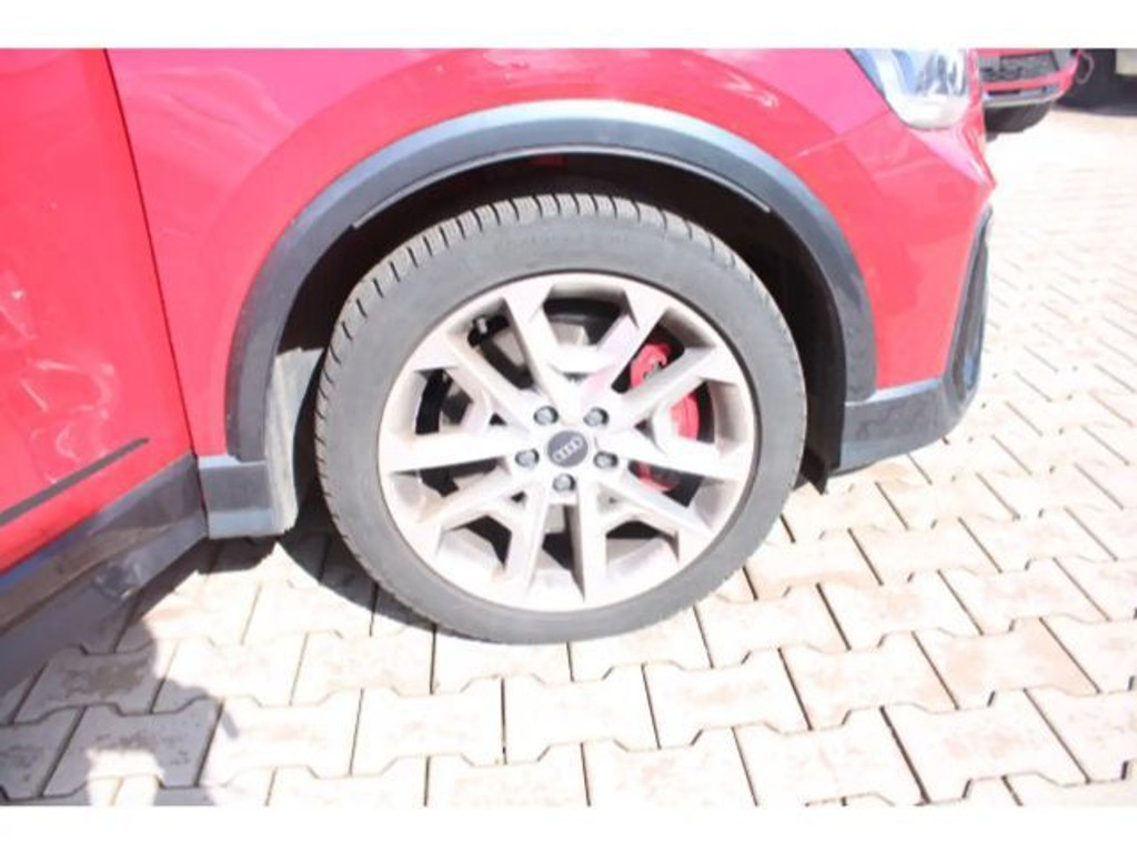 Audi SQ2