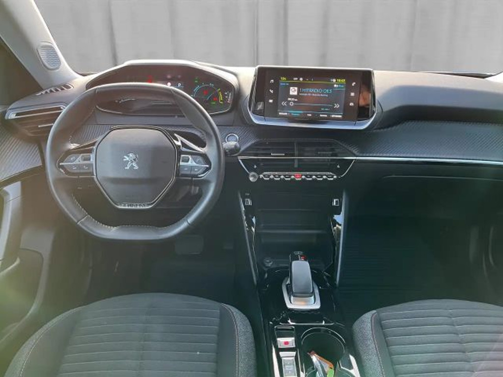 Peugeot e-2008
