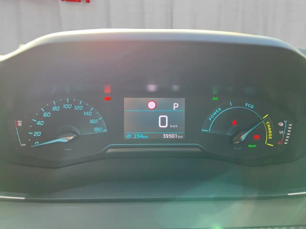 Peugeot e-2008