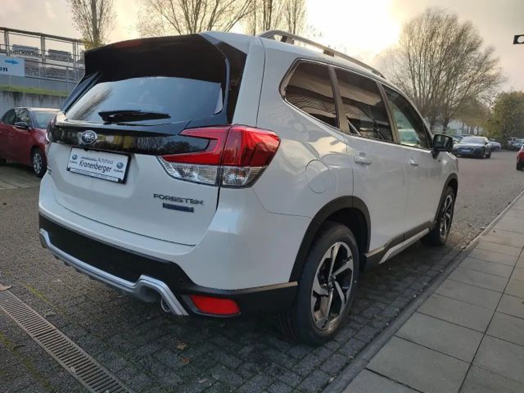Subaru Forester 2.0ie Platinum Leder Schiebedach Navi