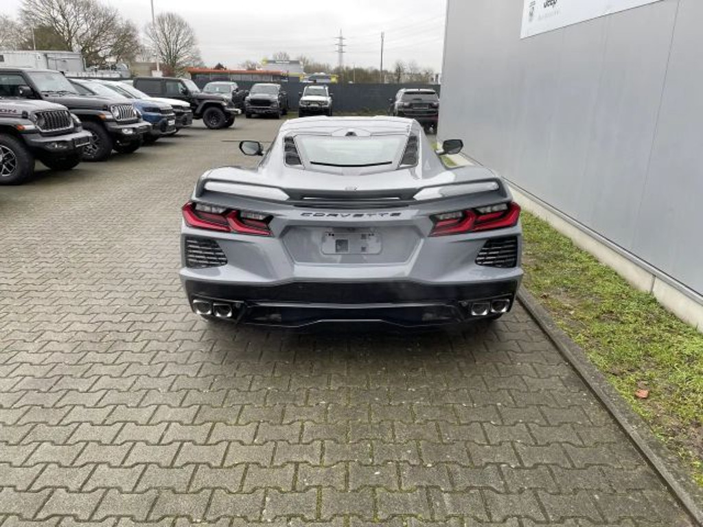 Corvette C8