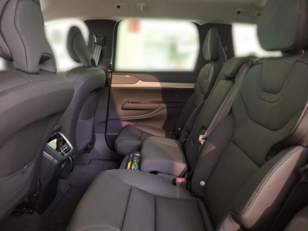 Volvo EX90