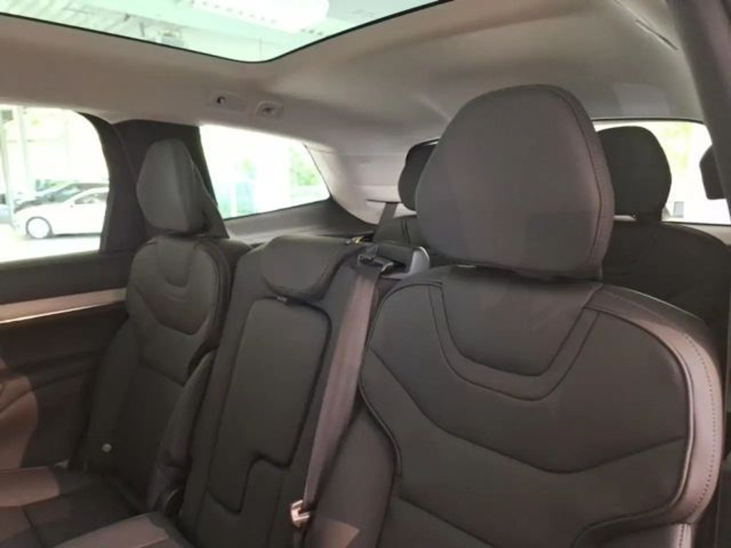 Volvo EX90