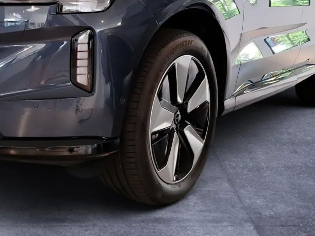 Volvo EX90