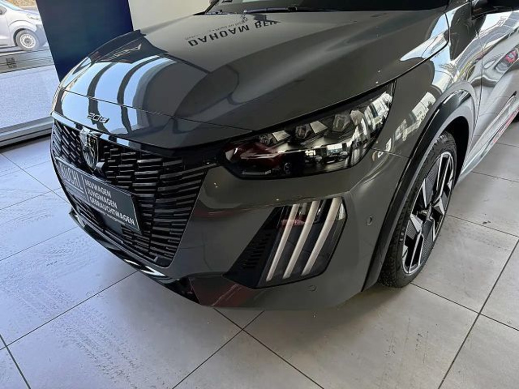 Peugeot e-208