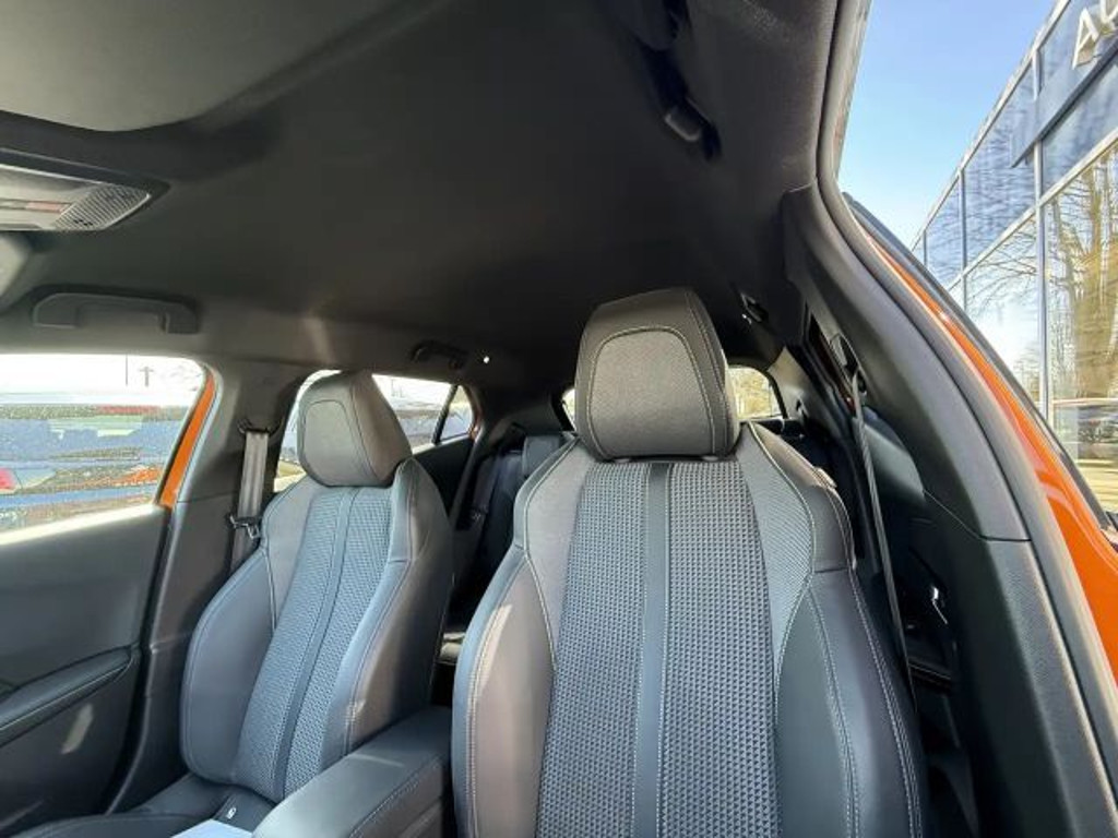 Peugeot e-2008