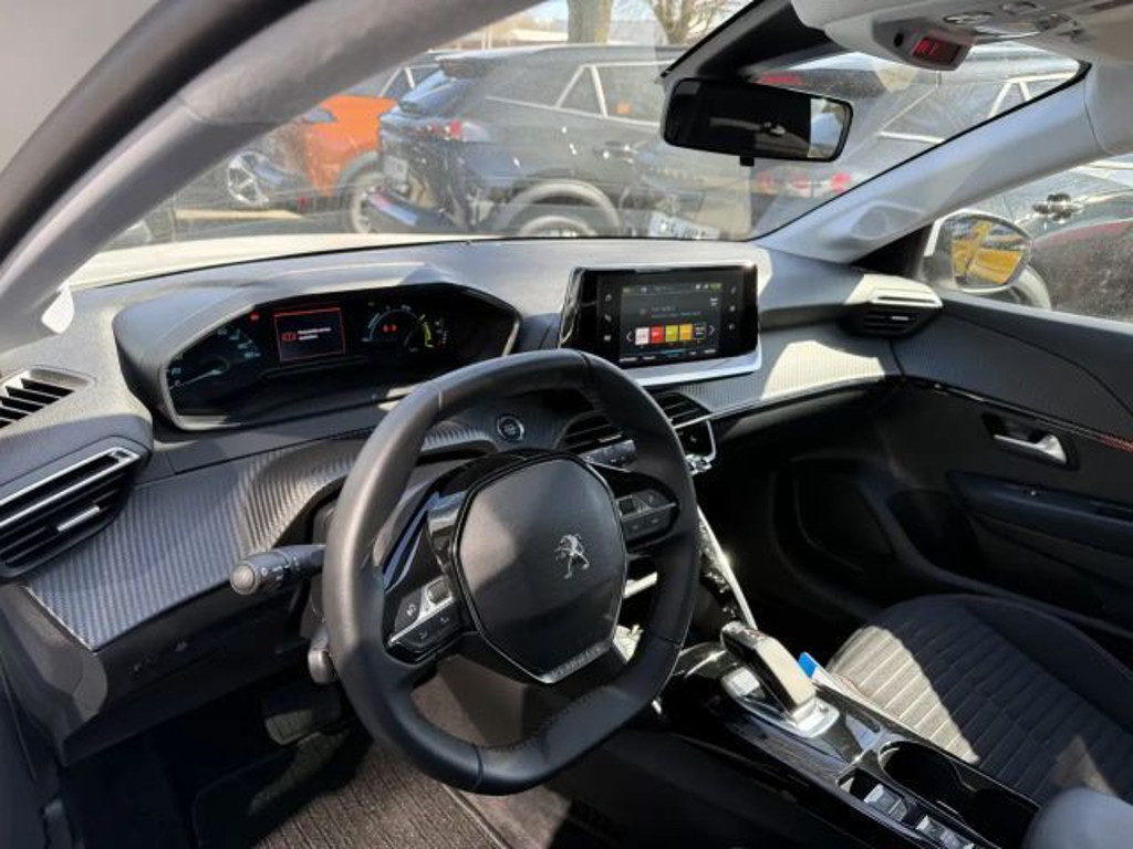 Peugeot e-208