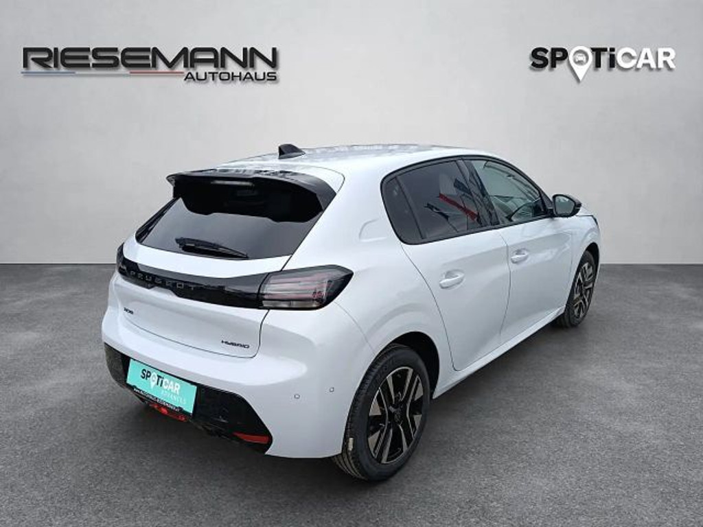Peugeot e-208