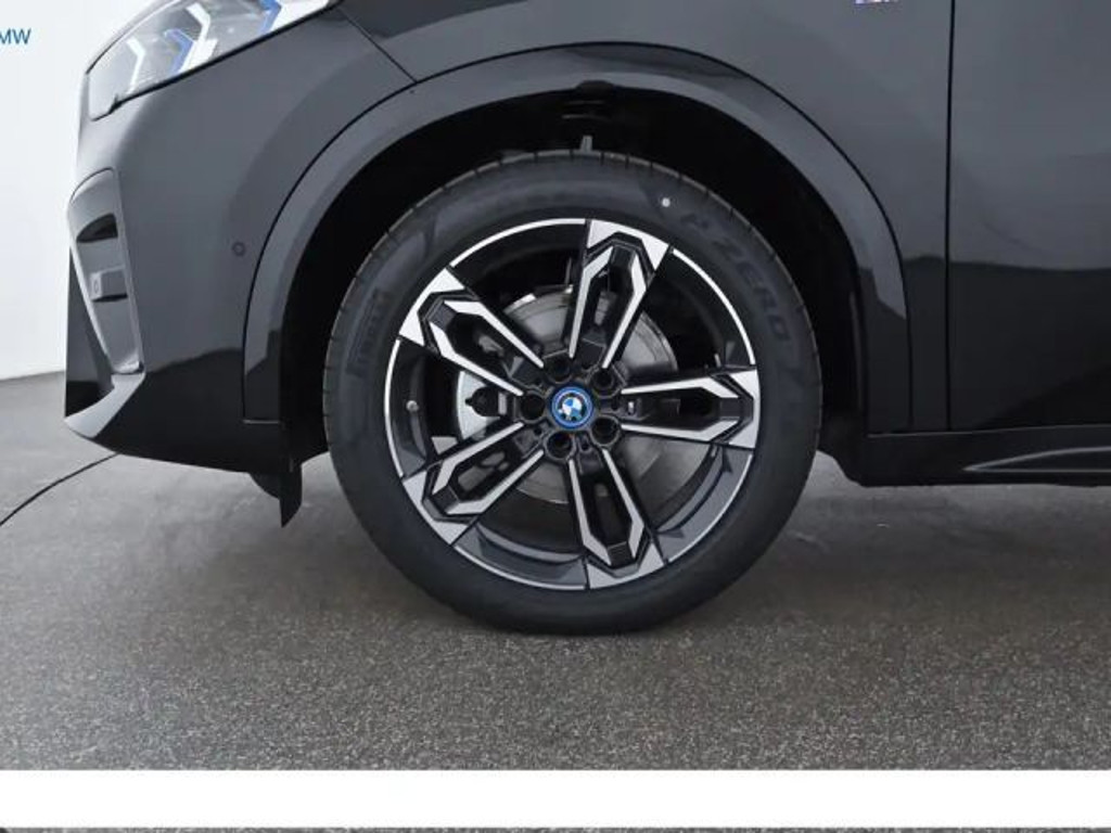 BMW iX2