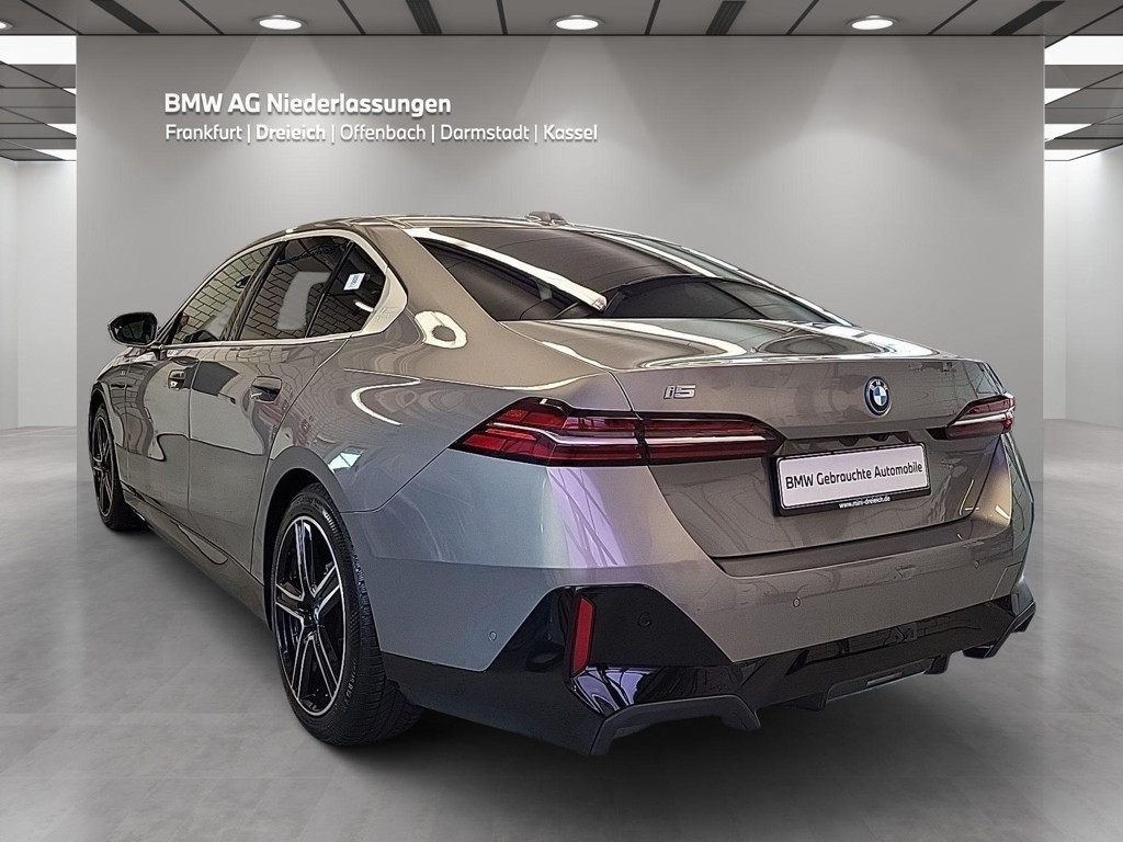 BMW i5