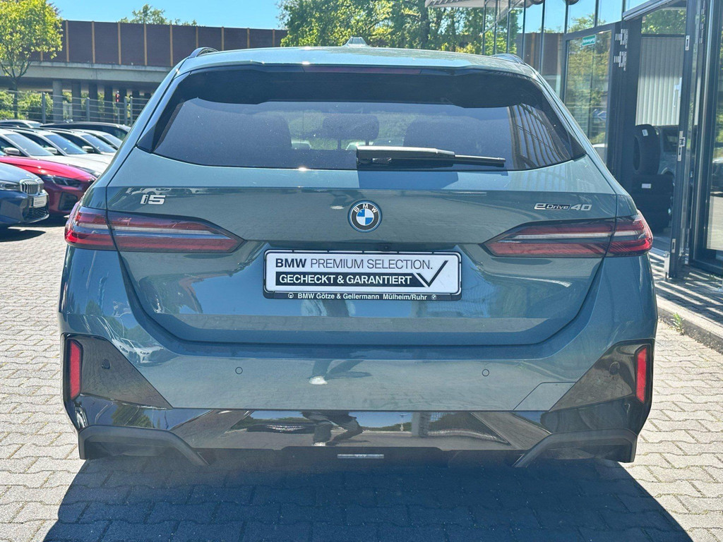 BMW i5