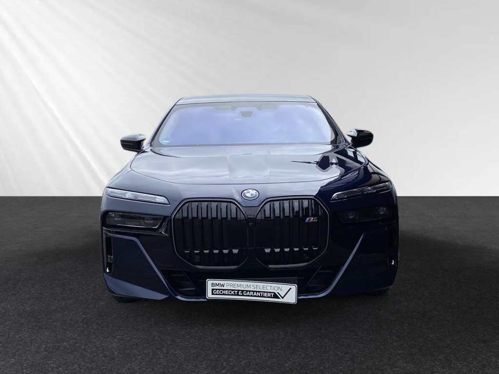 BMW M760