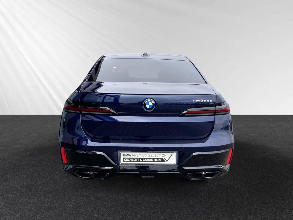 BMW M760