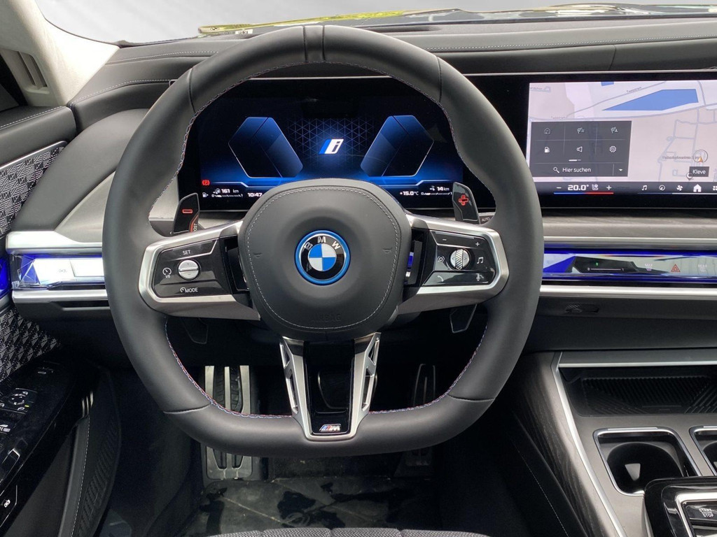 BMW M760