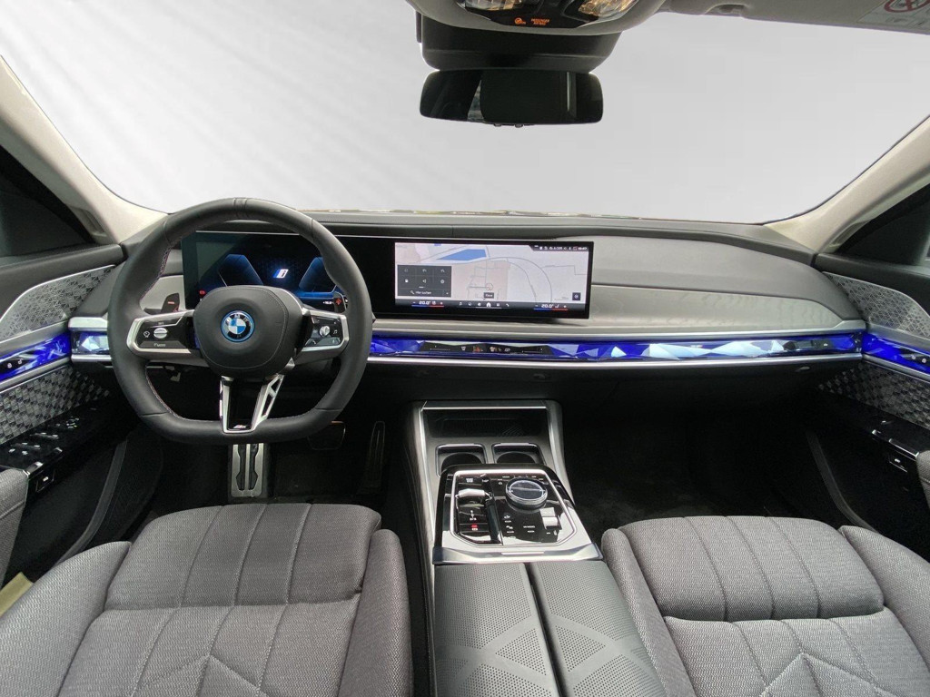 BMW M760